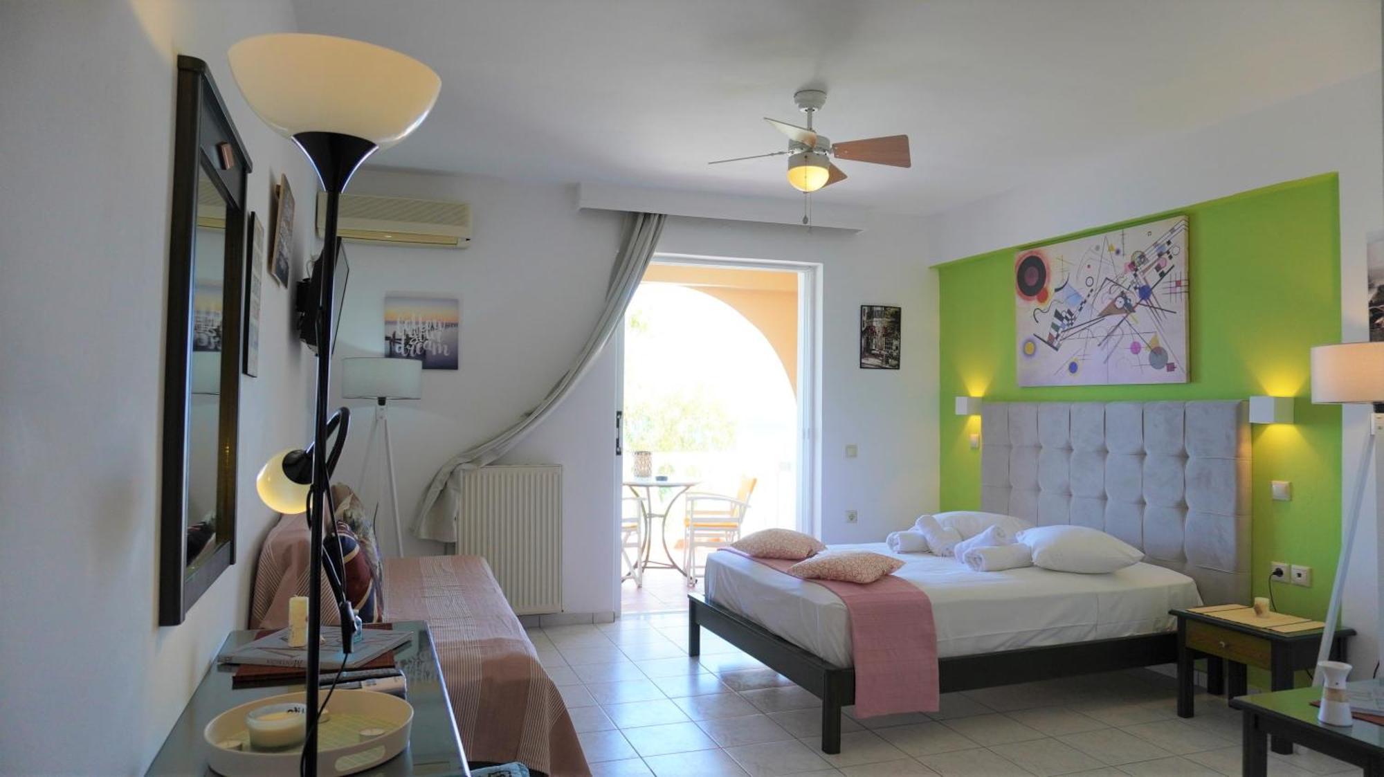 Seafront Spirit Suites Zákinthosz Szoba fotó
